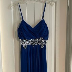 B. Darlin formal dress 9/10